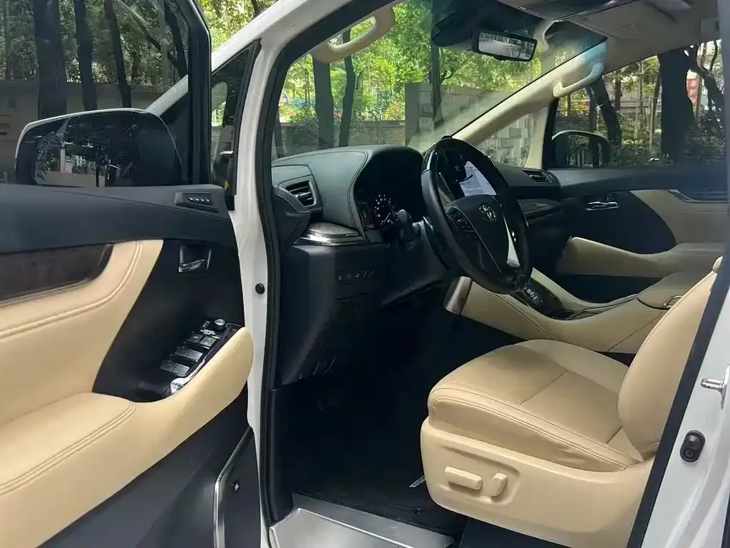 Toyota Alphard 2022 из CN, фото 8