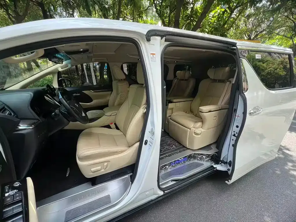 Toyota Alphard 2022 из CN, фото 9