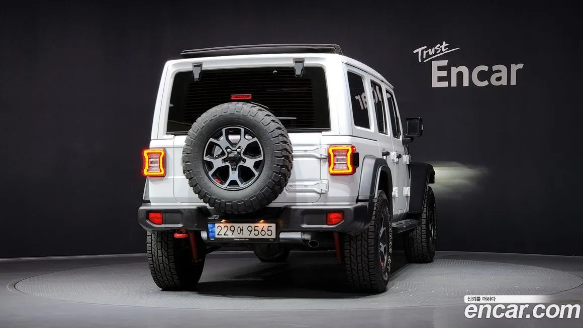 Jeep Wrangler 2022 из KR, фото 4