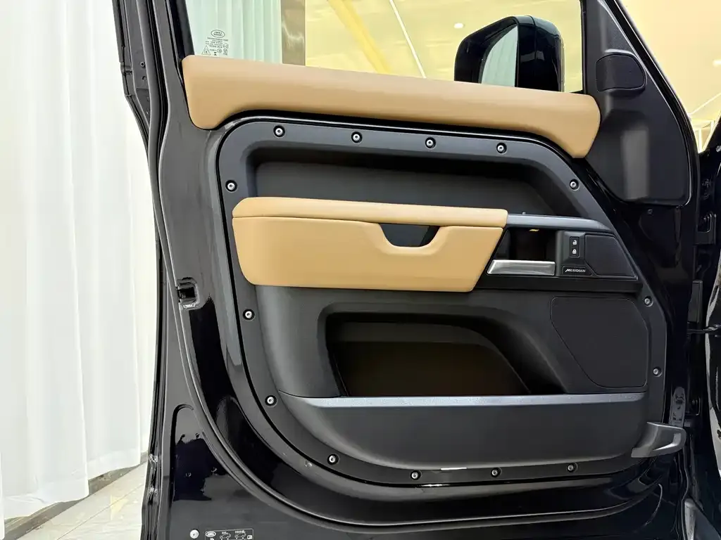 Land Rover Defender 2025 из CN, фото 3