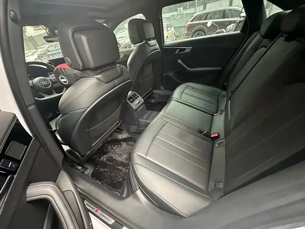 Audi A4L 2025 из CN, фото 6