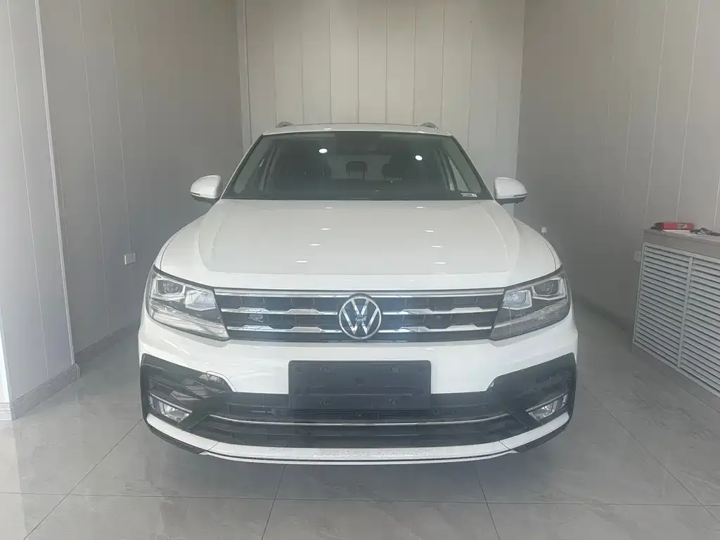 Volkswagen Tiguan L 2021 из CN, фото 2