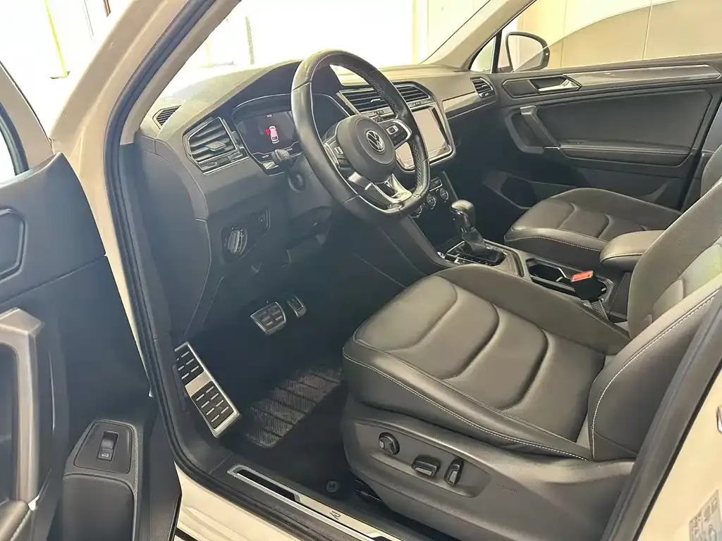 Volkswagen Tiguan L 2021 из CN, фото 8