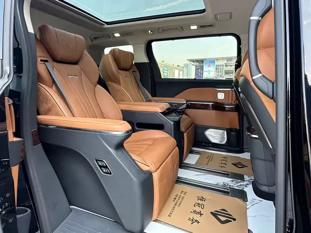 Hongqi HQ9 2023 из CN, фото 9