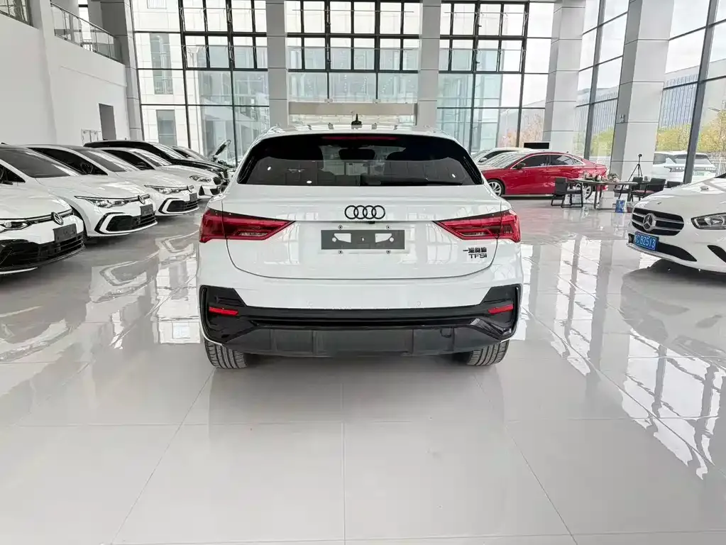 Audi Q3 Sportback — фото 5