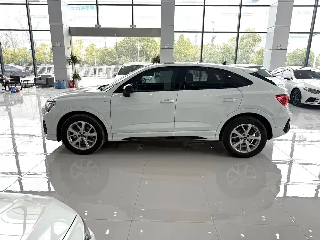 Audi Q3 Sportback — фото 7