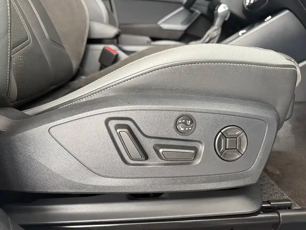 Audi Q3 Sportback — фото 8