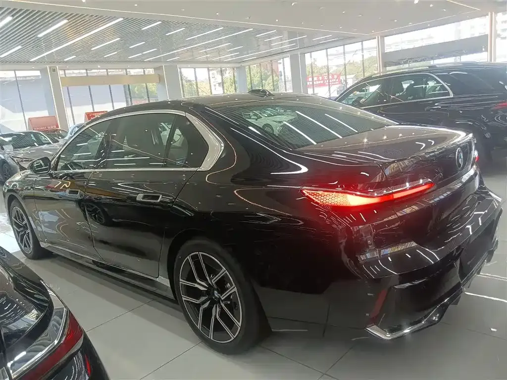 BMW 7 Series 2025 из CN, фото 5