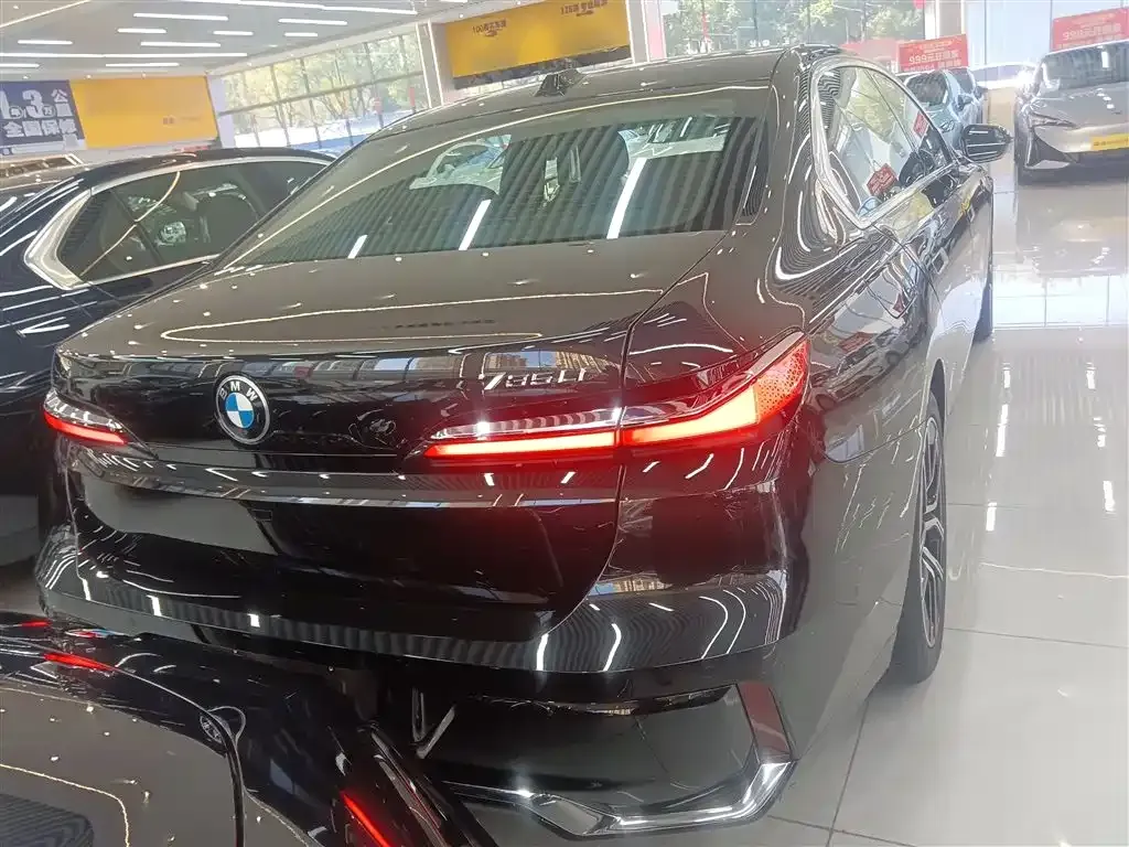BMW 7 Series 2025 из CN, фото 6