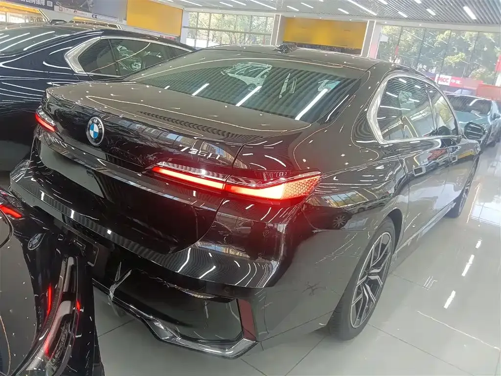 BMW 7 Series 2025 из CN, фото 7