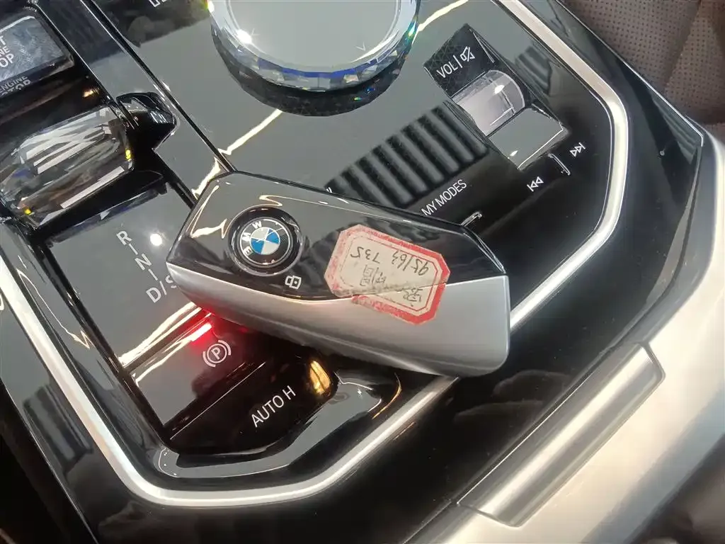 BMW 7 Series 2025 из CN, фото 9