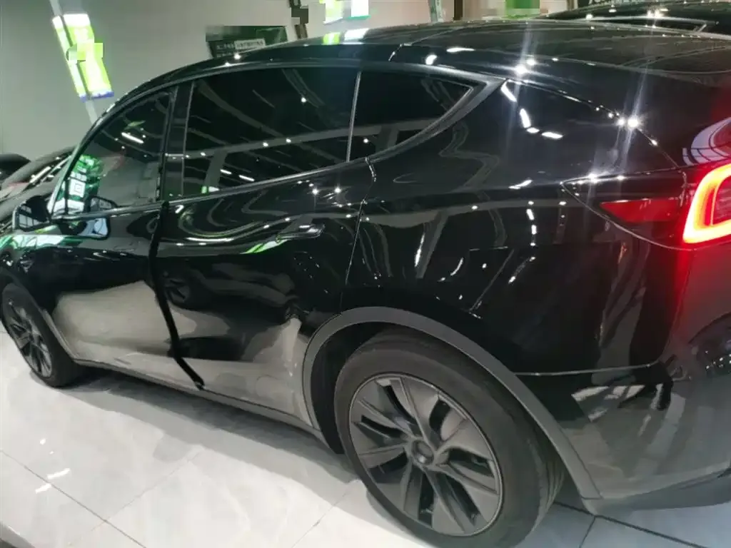 Tesla Model Y 2023 из CN, фото 5