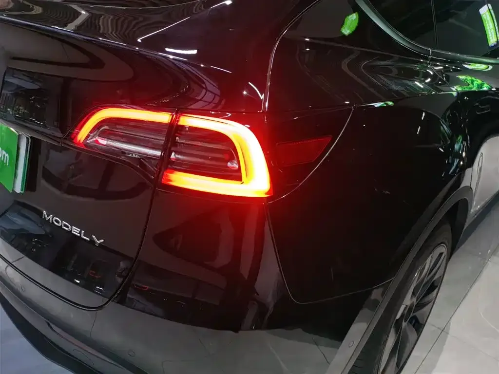 Tesla Model Y 2023 из CN, фото 8
