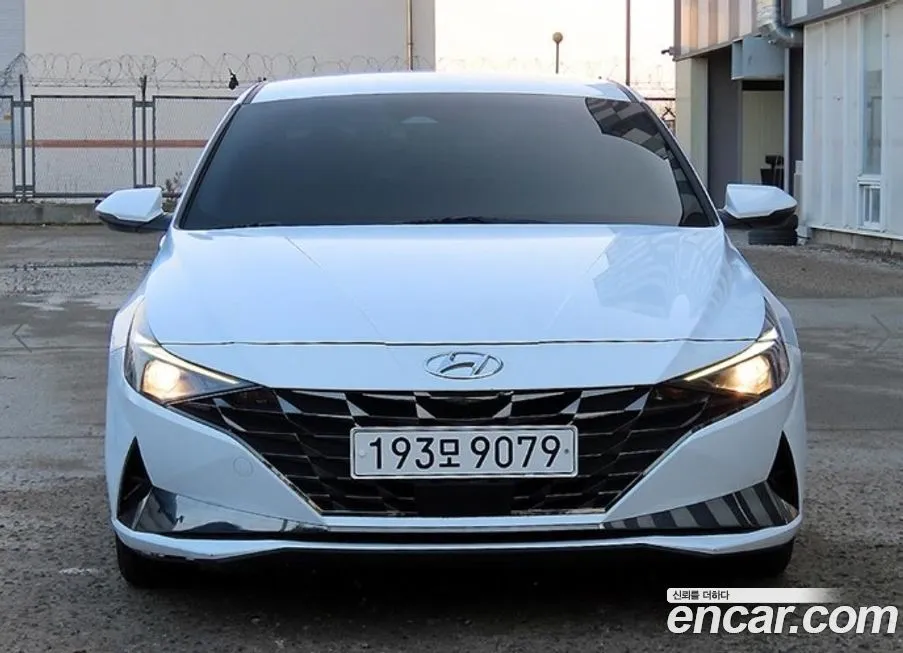 Hyundai AVANTE — фото 1