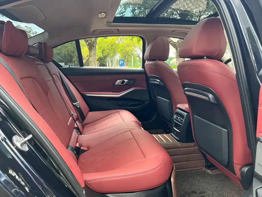 BMW 3 Series 2021 из CN, фото 10