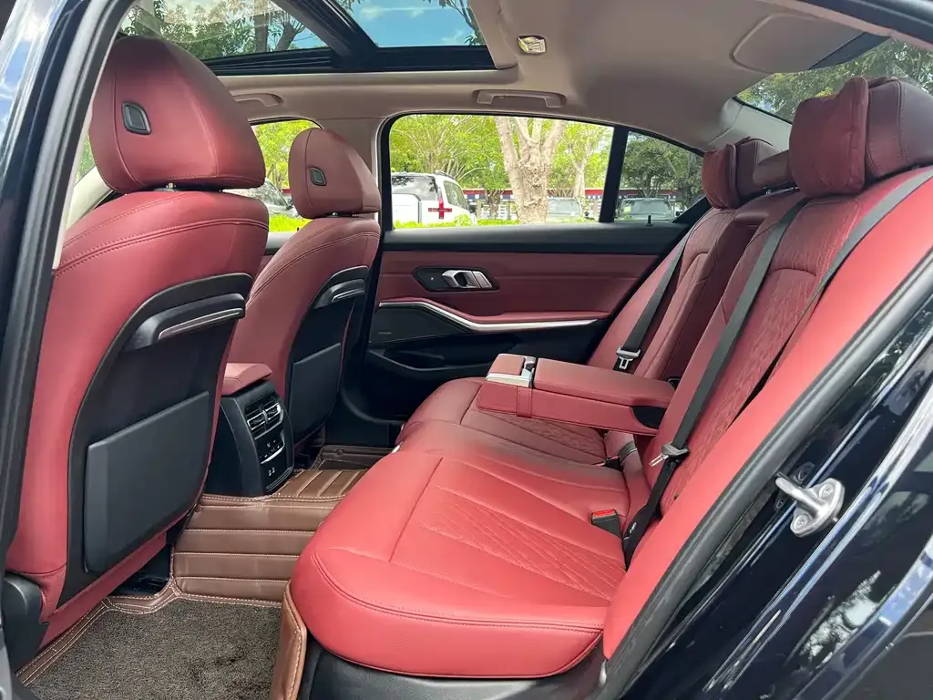BMW 3 Series 2021 из CN, фото 9