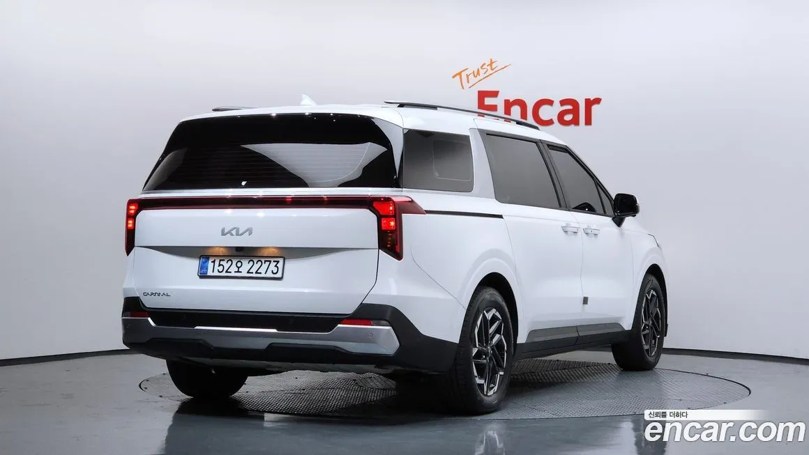 Kia Carnival — фото 2