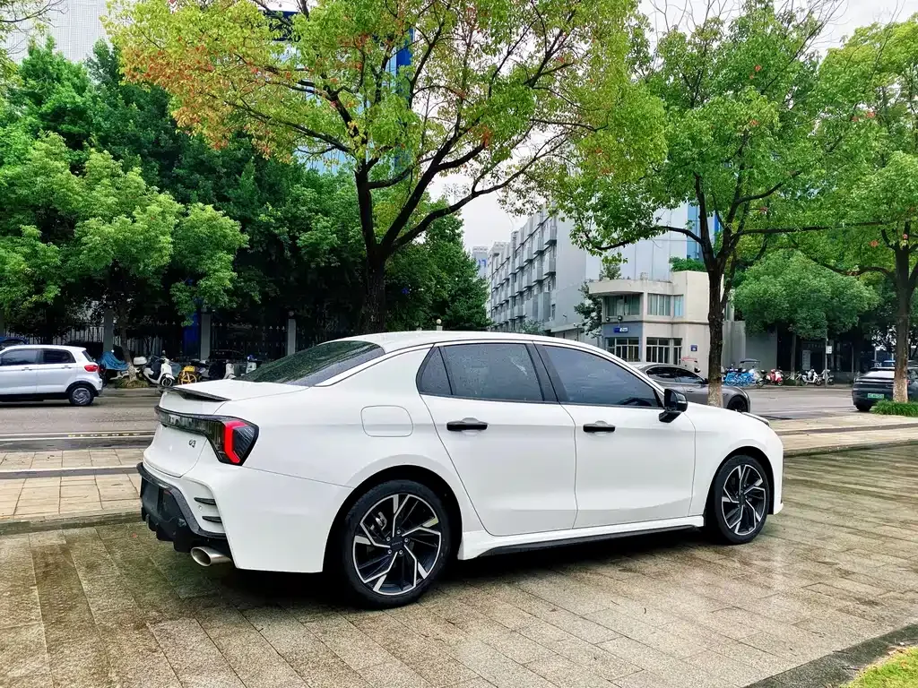 Lynk & Co 03 2023 из CN, фото 4