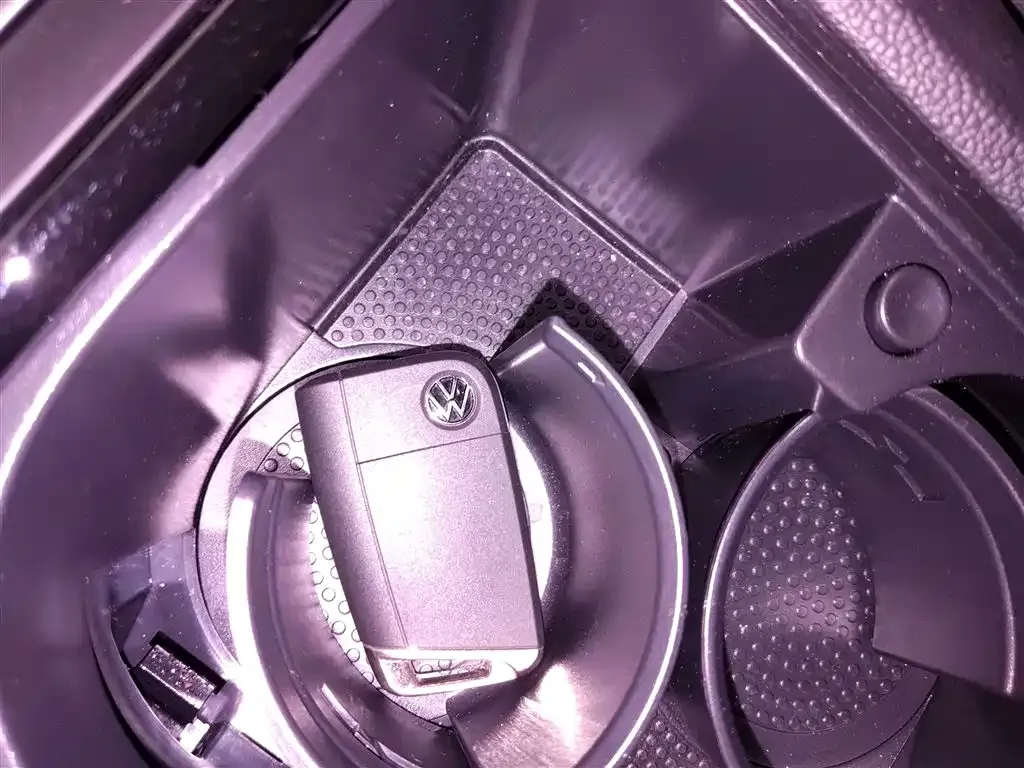 Volkswagen Sagitar 2024 из CN, фото 9