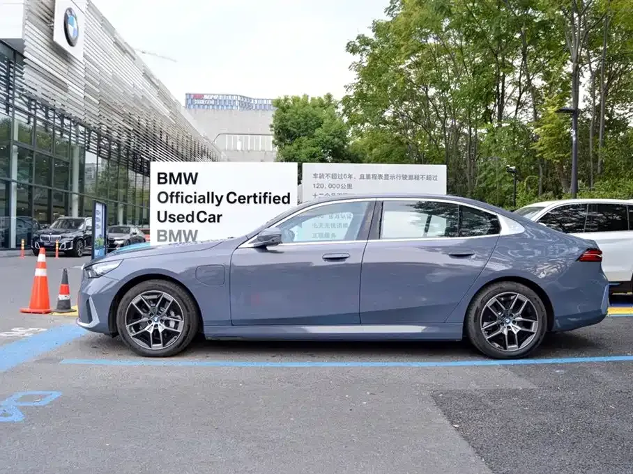 BMW i5 — фото 3