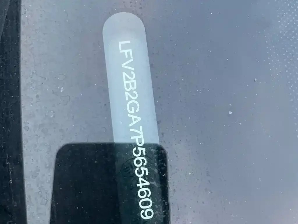 Audi Q2L 2023 из CN, фото 3