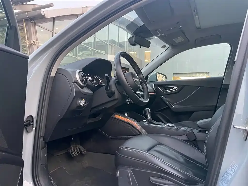 Audi Q2L 2023 из CN, фото 4