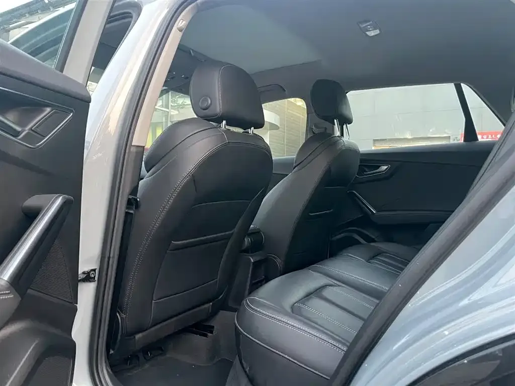 Audi Q2L 2023 из CN, фото 5