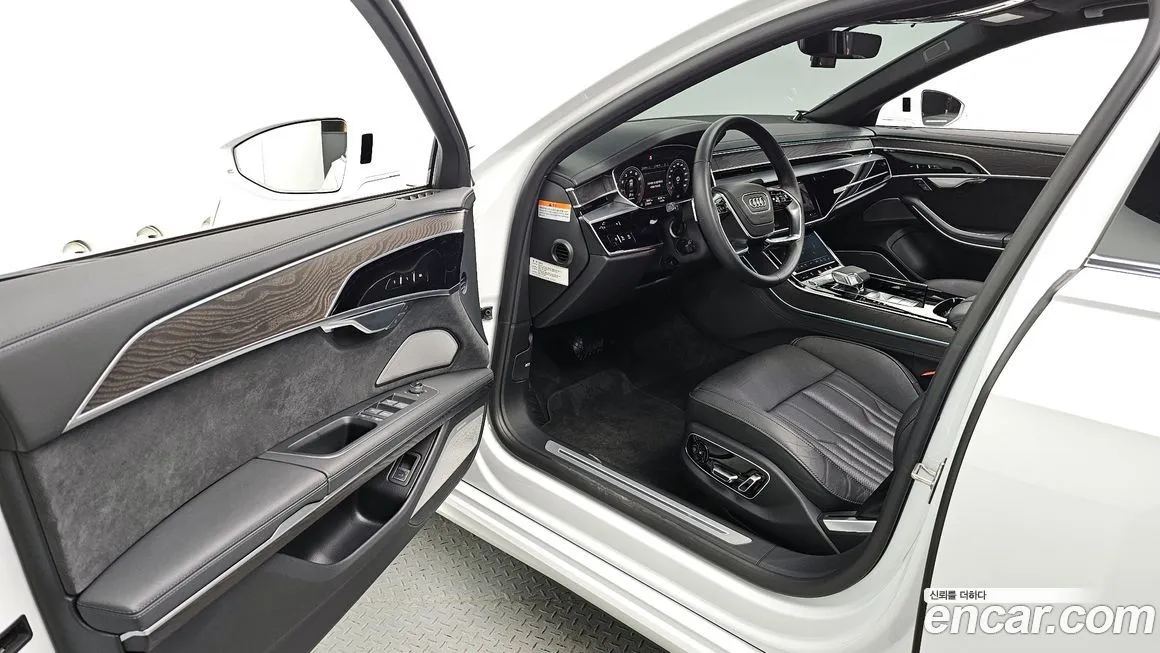 Audi A8 — фото 10