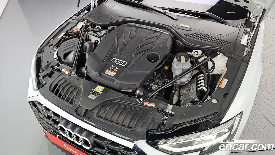 Audi A8 — фото 6