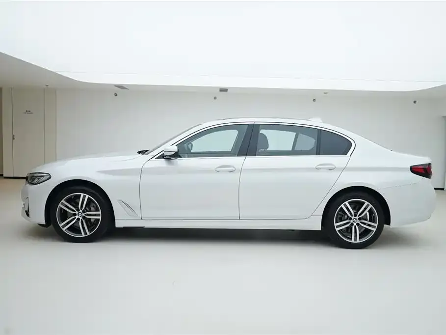 BMW 5 Series — фото 3