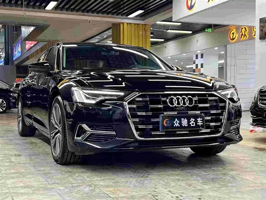 Audi A6L — фото 1
