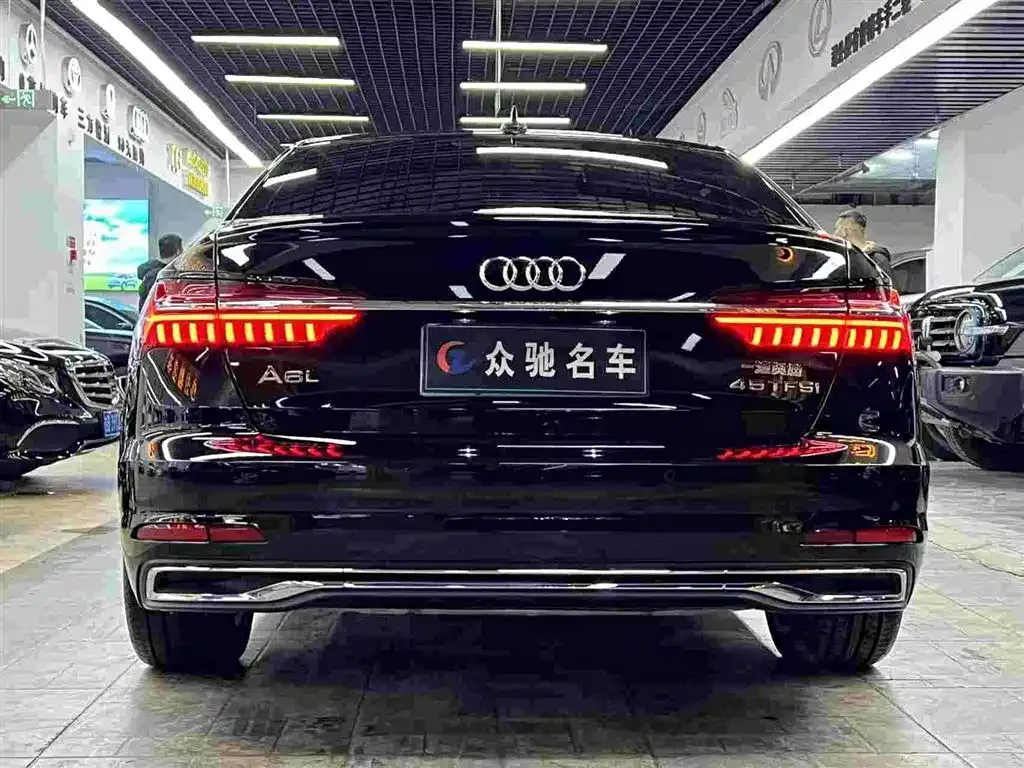 Audi A6L — фото 9