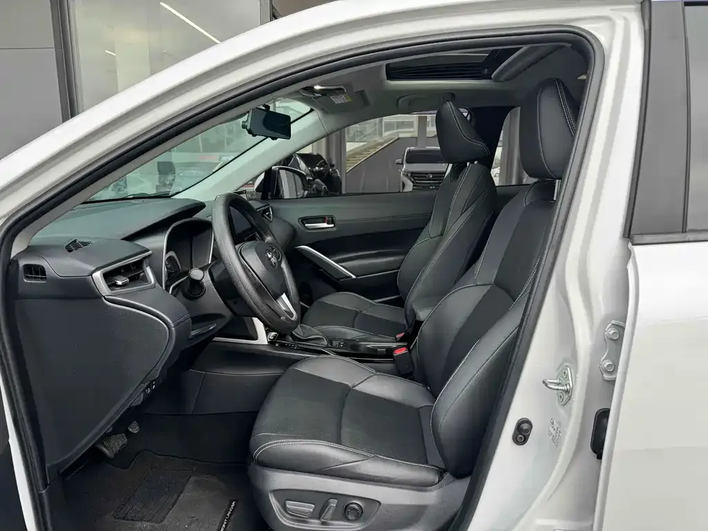 Toyota Frontlander 2023 из CN, фото 4