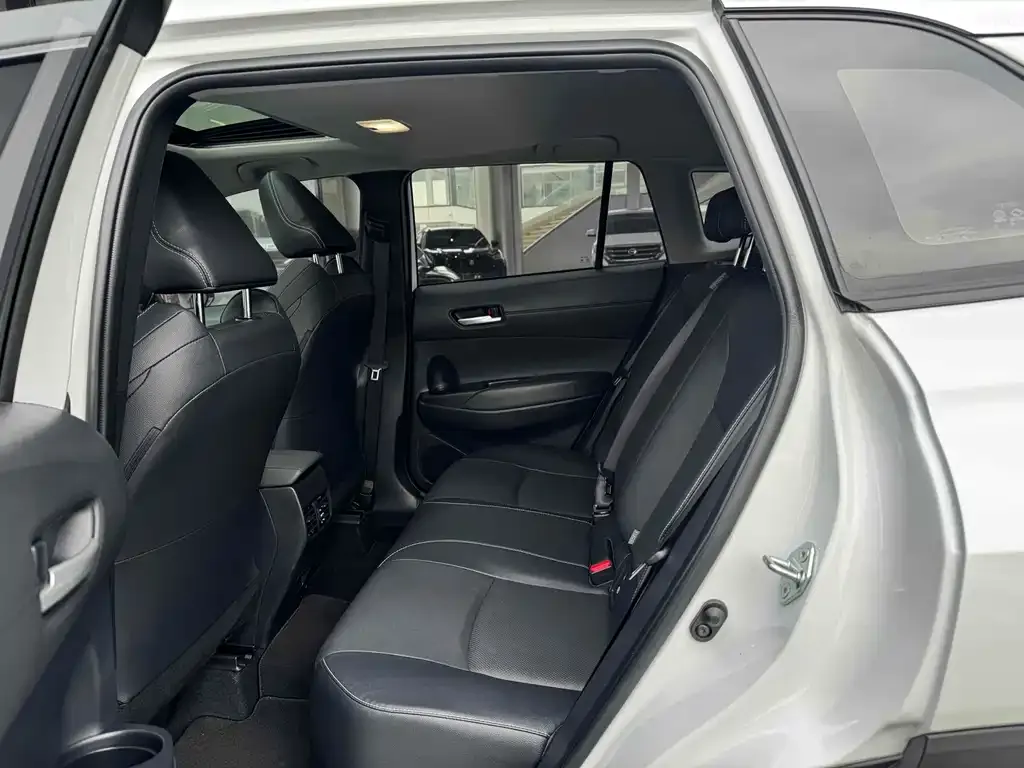 Toyota Frontlander 2023 из CN, фото 6