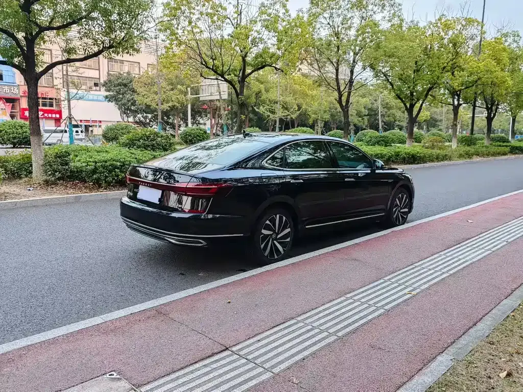 Volkswagen Passat — фото 3