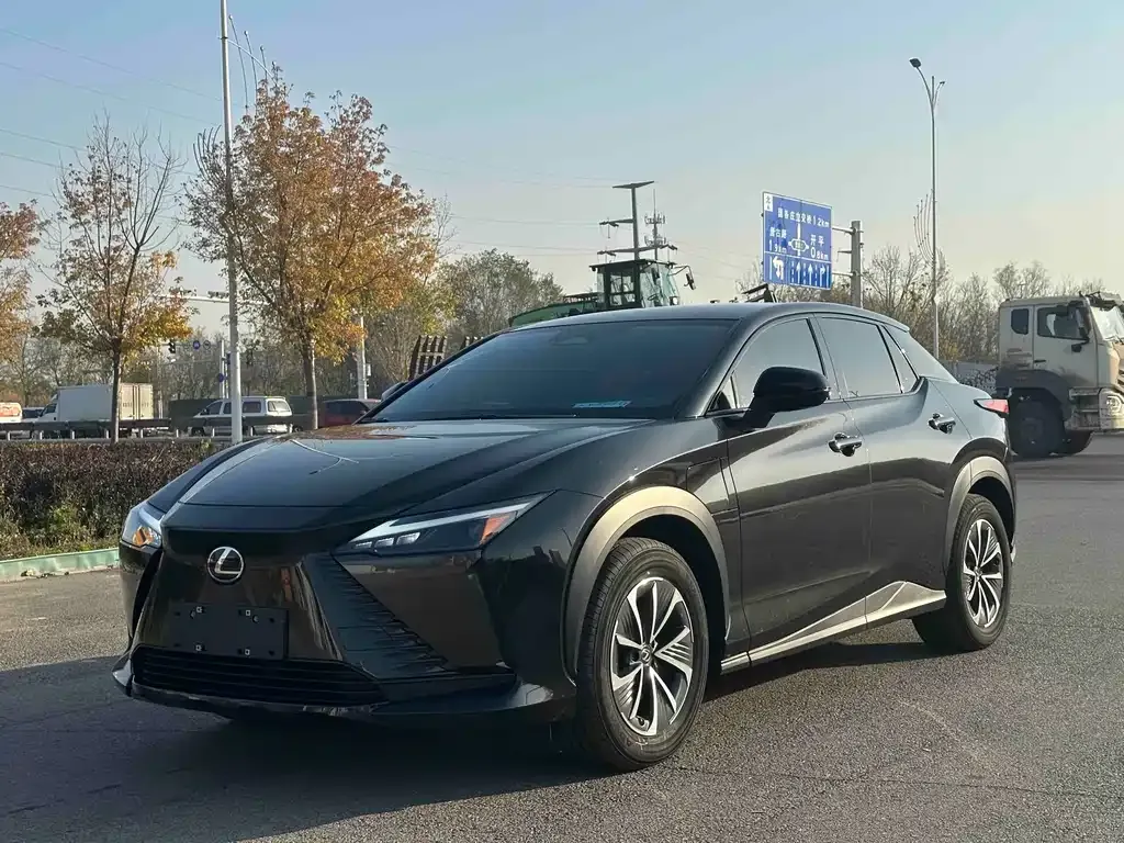 Lexus RZ