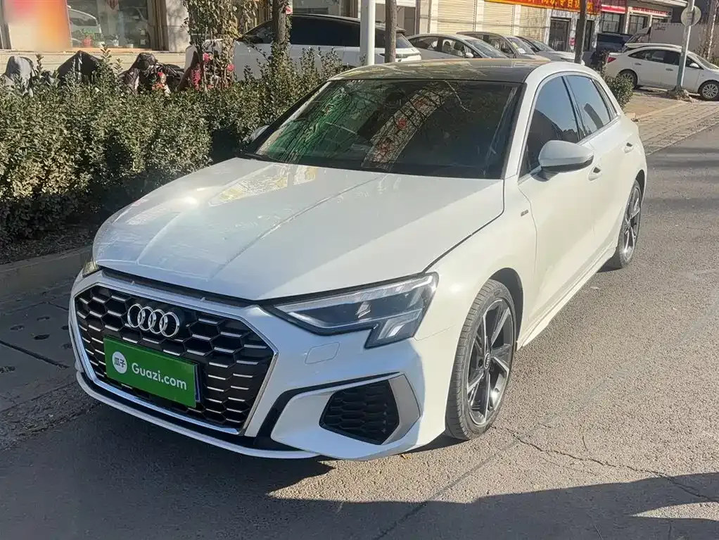 Audi A3 2023 из CN, фото 2
