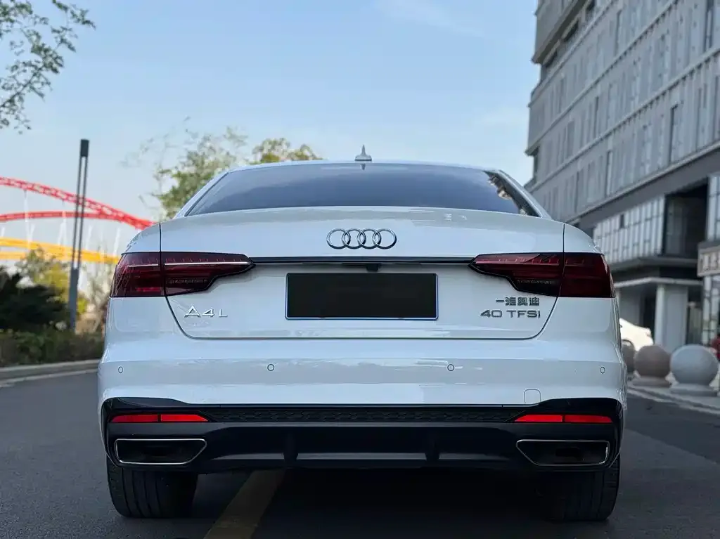 Audi A4L 2022 из CN, фото 10
