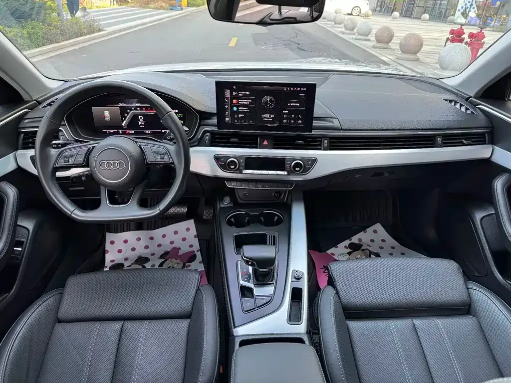 Audi A4L 2022 из CN, фото 4