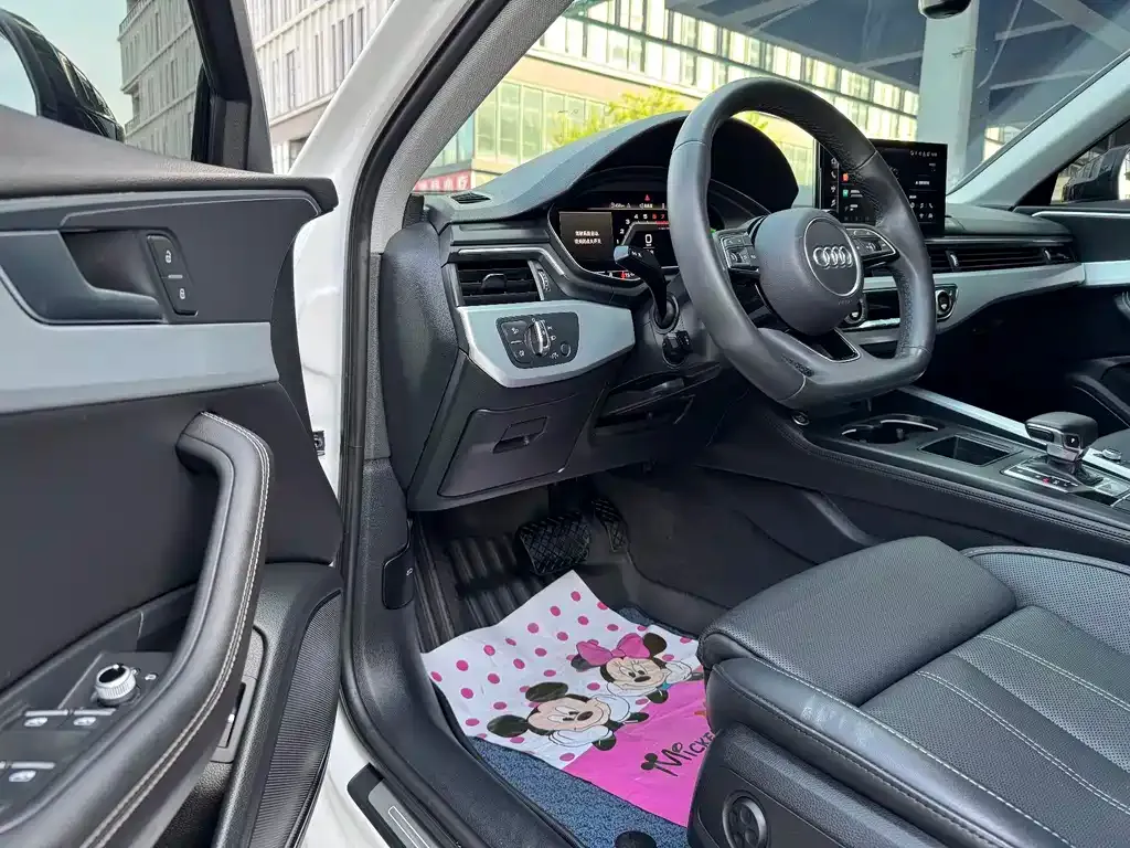 Audi A4L 2022 из CN, фото 8