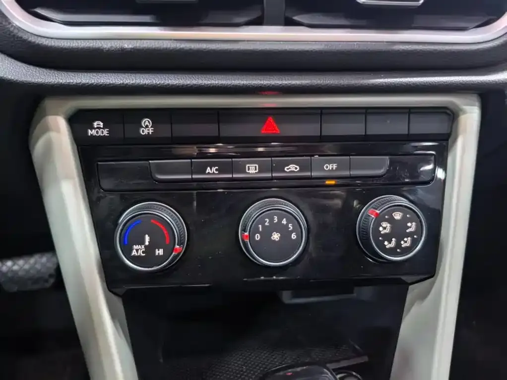Volkswagen T-Roc 2023 из CN, фото 10