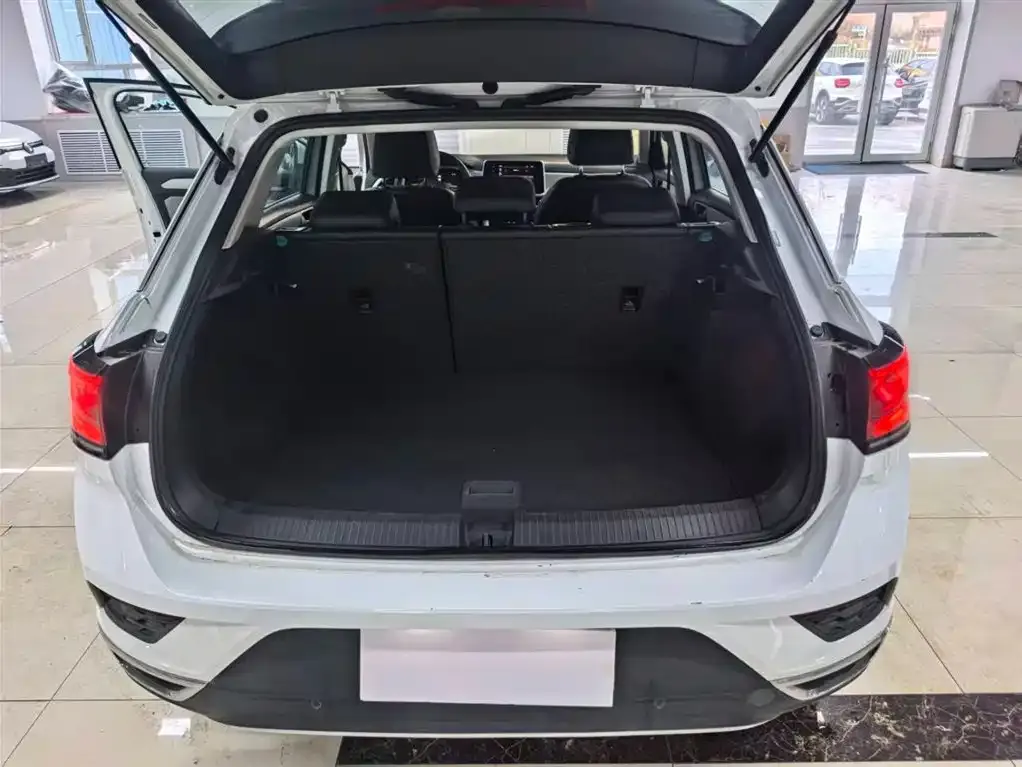 Volkswagen T-Roc 2023 из CN, фото 7