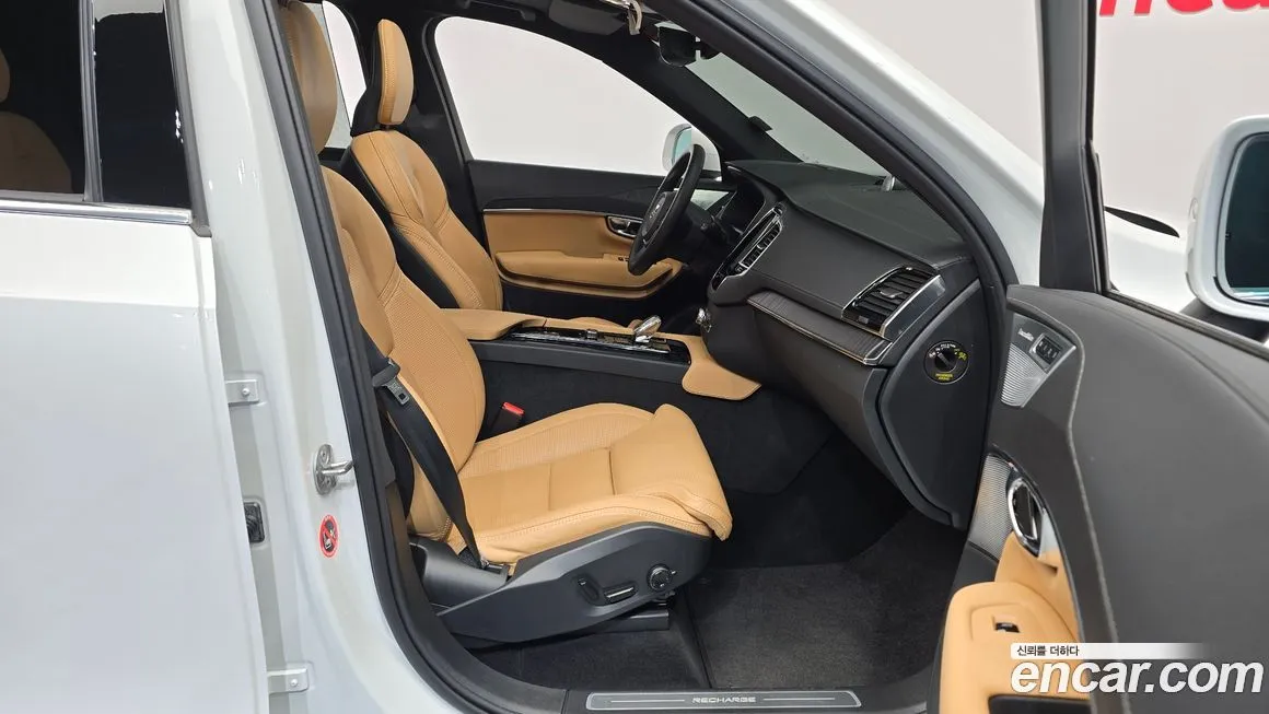 Volvo XC90 — фото 10