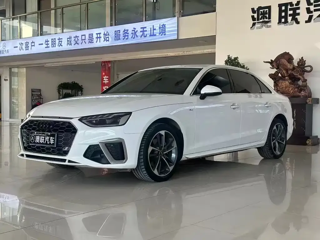 Audi A4L 2022 из CN, фото 1