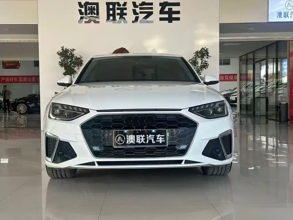 Audi A4L 2022 из CN, фото 2