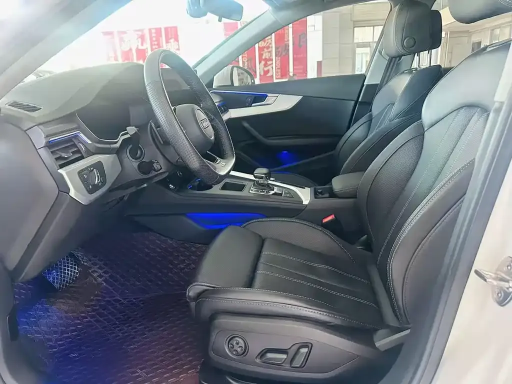 Audi A4L 2022 из CN, фото 4