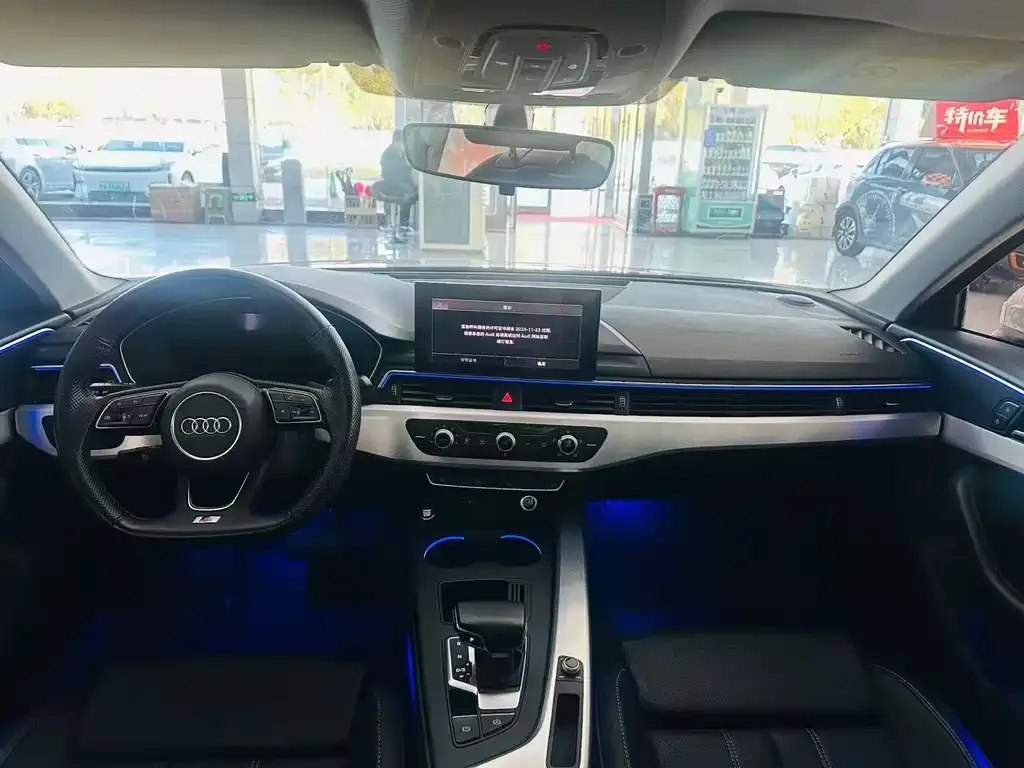 Audi A4L 2022 из CN, фото 5