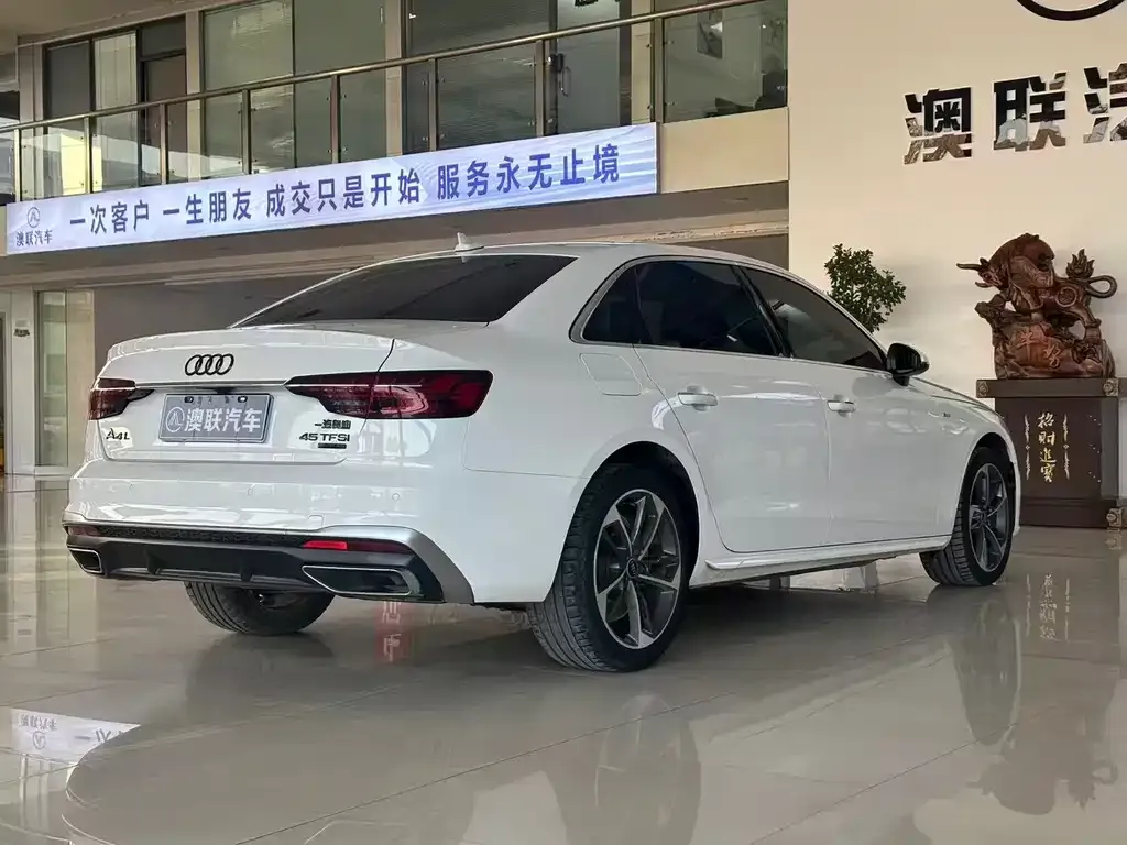 Audi A4L 2022 из CN, фото 7