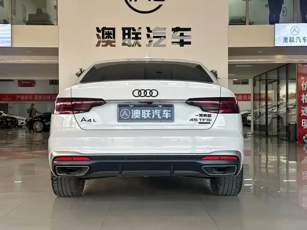 Audi A4L 2022 из CN, фото 8
