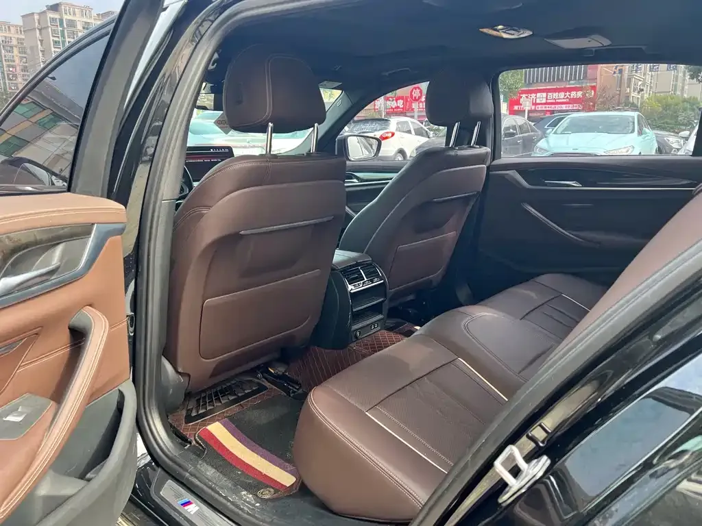 BMW 5 Series 2022 из CN, фото 7